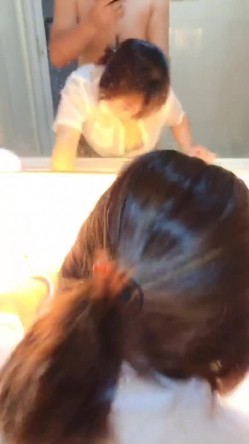 长沙夫妻，记录和骚货妻子的日常镜子前啪啪，户外车震，雨天路边啪啪 截图10