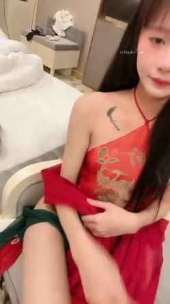 校花级女神 ️【蜜桃Ya】长腿细腰。酒店无套约啪，内射一股白白精液 ️爽！！ 截图6