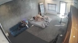 黑客破解家庭网络摄像头偷拍住毛坯房的年轻情侣疯狂做爱有时一天做爱几次 截图4