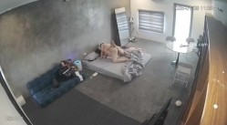 黑客破解家庭网络摄像头偷拍住毛坯房的年轻情侣疯狂做爱有时一天做爱几次 截图7