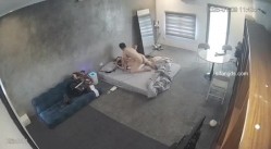黑客破解家庭网络摄像头偷拍住毛坯房的年轻情侣疯狂做爱有时一天做爱几次 截图14