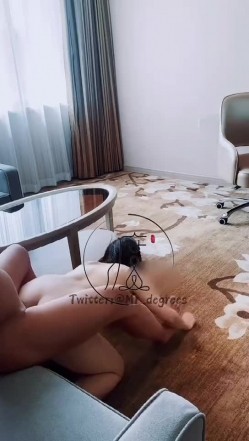 推特潮汕DOM绿帽调教大神【渡先生】私拍，各种羞辱M贱母狗，圣水口水毒龙吞精踩脸臭袜终极玩肏 截图2