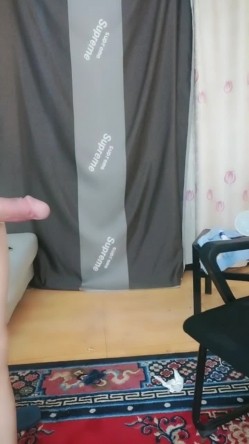 丝情小少妇跟小哥激情啪啪，直接在凳子上爆草玩弄，口交大鸡巴激情上位无套抽插，浪叫呻吟对着镜头射在嘴里 截图10
