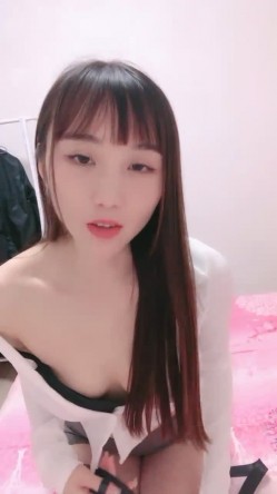 新晋女神下海！【小浣熊】兼职黄播自慰，跳蛋震肛门，喜欢享受菊花被刺激的感觉 截图2