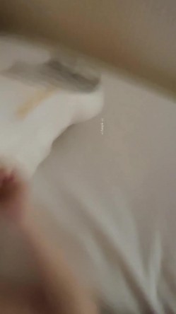 ️云盘高质露脸泄密！大奶肥臀眼镜学生妹自拍照单纯可爱，私下极度反差，被老司机调教啪啪 截图5