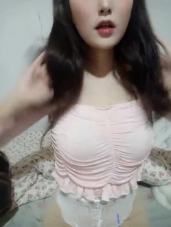 露脸才是王道！高颜长腿极品身材外围绿茶婊【琳琳子】福利~洗澡紫薇足交啪啪你的女神有钱人的母狗 截图7