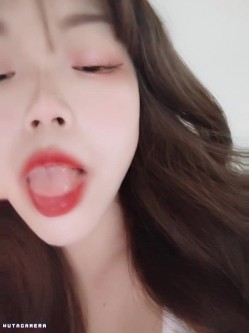 ️精品推荐 ️【花椒】黑丝御姐『奶茶给我喝一口』1V1淫语揉奶自慰录屏3V 巨乳淫语超会撩 截图6