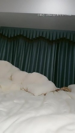 极品38D巨乳在校学生妹【舔瓶盖的小仙女】情趣黑丝套装 极品爆乳 妩媚妖娆 大黑牛玩蝴蝶粉穴到高潮 截图13