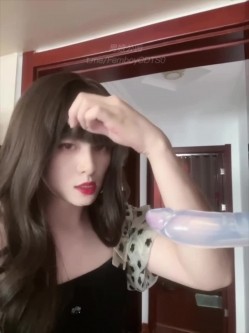 圣诞狂欢 Cindy腿腿 国产极品人气TS，长相清纯身材一流，一双纤细的大长腿，不输任何女人 截图2