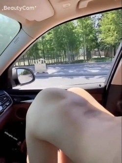 【极品女奴 ️重磅核弹】性爱调教女奴天花板『BM大官人』最强私拍 ️落地窗前全裸捆绑后入 对白很搞笑 高清1080P原版 截图2