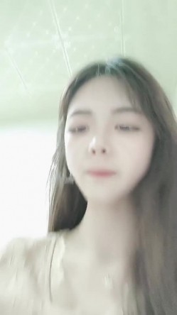 绝美校花，能歌会跳，美女【小懒猫】下海福利，骚舞超燃尺度道具自慰喷水，撸管神片 截图12