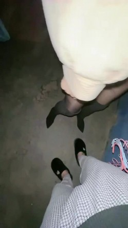 我跟后妈的性爱日记 - 高靴黑丝长腿女神天台收衣 被尾随后入抽插 天天不穿内裤的反差尤物 内射抖腿痉挛高潮 截图1