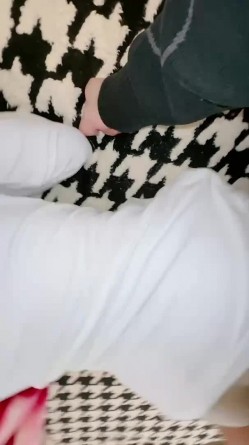 我跟后妈的性爱日记 - 高靴黑丝长腿女神天台收衣 被尾随后入抽插 天天不穿内裤的反差尤物 内射抖腿痉挛高潮 截图9