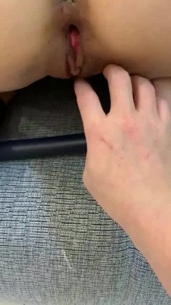 真枪实弹折磨女奴！推特重度虐女金主【迈克大师】饲养多位性奴开发私拍，操够了各种花样 截图7