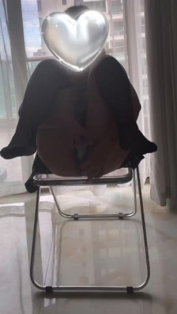 职校服装设计专业，大奶福利姬【77cjdmn】推特私拍，露出紫薇啪啪，满身写淫字，非常母狗 截图12