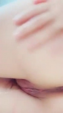 经贸学院童颜巨乳校花『李晓雅』与男友性爱啪啪私拍流出 浴室激情 淫荡高潮 完美露脸 截图15