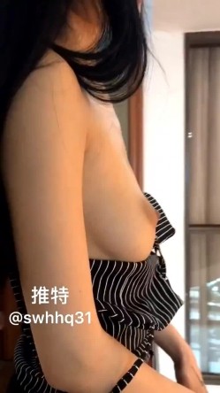办公室全裸太刺激了！极品身材百变女神小姐姐【swhhq】各种场合户外COSER露出黑森林太给力了 截图3