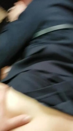 车内后入穿制服的销售少妇，出白浆，车外路人匆匆，内射搞得好爽嘞，少妇的春声最撩人！ 截图5