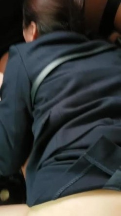 车内后入穿制服的销售少妇，出白浆，车外路人匆匆，内射搞得好爽嘞，少妇的春声最撩人！ 截图13