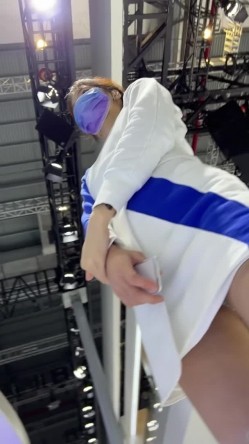 [超级裙底]最新2023上海车展各色美女模特 总有一款你喜欢 截图7