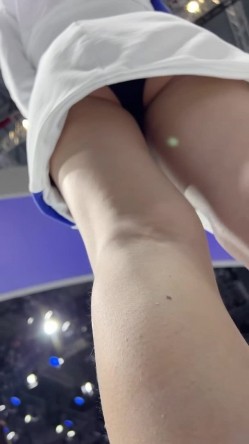 [超级裙底]最新2023上海车展各色美女模特 总有一款你喜欢 截图16