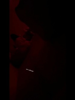 最新万众瞩目网红绿帽天花板【J神】私拍第八弹~公园天桥露出野战炮机虐阴半小时潮喷半分钟 截图6