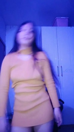 重磅！女神连素颜都美到炸~【鱼妈】自慰狂喷水！无限狂喷~ 这逼又肥又粉，水龙头！ 截图2