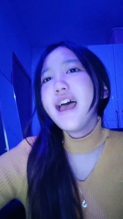 重磅！女神连素颜都美到炸~【鱼妈】自慰狂喷水！无限狂喷~ 这逼又肥又粉，水龙头！ 截图5