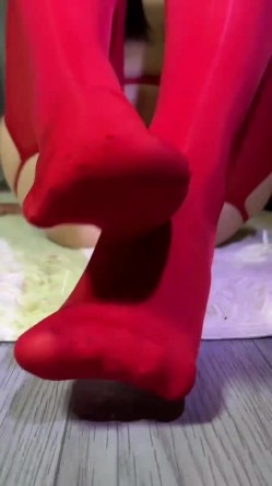 抖音37万粉【田囡囡】精品少妇定制长视频，肥臀熟女，裸舞摇臀，道具自慰 截图9
