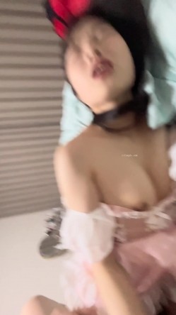 泡良大神【阿曼达】。付费VIP，几位绝品女神泄密福利，露脸，良家妹子，有生活照对比很棒 截图11