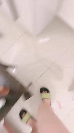 骚逼御姐【苏豆豆】，网络卖淫女，颜值在线，毛少逼粉，喜欢内射，插屁眼才能高潮 截图15