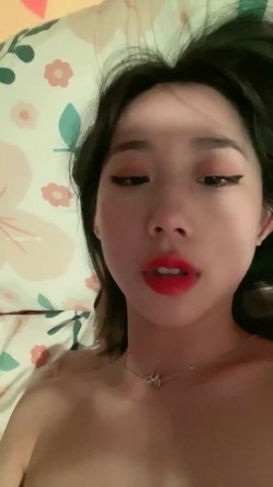 极品校花下海，【可爱妹妹】，寂寞的少女，闺房里各种寻求安慰，这身材真不错 截图10