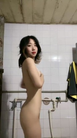 极品校花下海，【可爱妹妹】，寂寞的少女，闺房里各种寻求安慰，这身材真不错 截图12