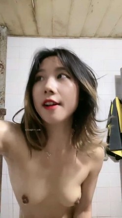 极品校花下海，【可爱妹妹】，寂寞的少女，闺房里各种寻求安慰，这身材真不错 截图13