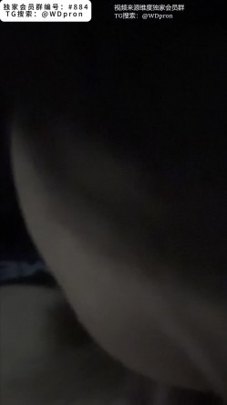 《骚母狗口交》沉浸式体验骚母狗第一视角近距离口交，顶级骚货，全程露脸口交！被挂着项圈不停的调教吮吸着大肉棒 截图13