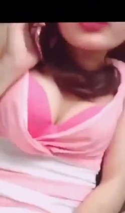 少妇和炮友马路车震，操的正爽来电话啦，是不是你老公的，我看看老公 我在外面呢，一会回去 挂了呀 啊啊啊射啦！ 截图11