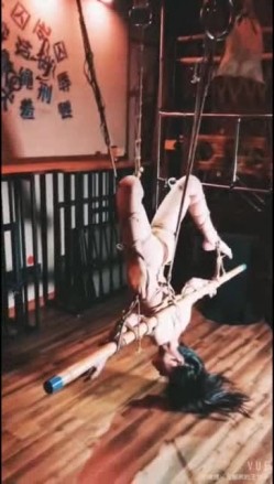 和知名摄影师王动等常年合作的捆缚绳师竹子视图作品合集，另类性感，唯美刺激 截图5