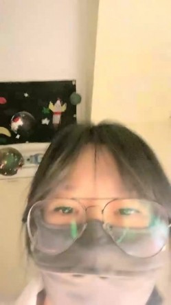 【走出这片海】，清纯学妹，邻家乖乖女这么浪，好大反差，小逼的水真多一直流，刺激！ 截图7