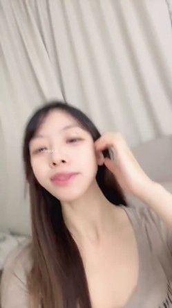 清纯女大【男模来我家】被猥琐男无套啪啪~颜射~口爆~内射~刺激 截图3