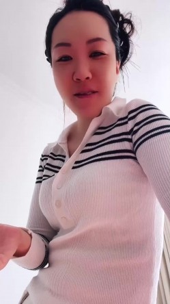 【泡泡马】白领御姐~! 白皙身材~户外刺激车震~无套啪啪 截图2