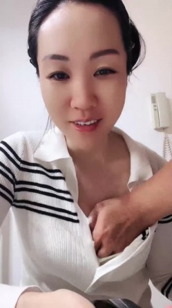 【泡泡马】白领御姐~! 白皙身材~户外刺激车震~无套啪啪 截图9