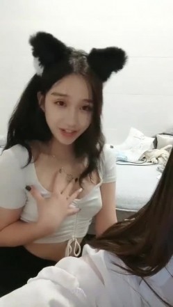 极品高颜冷艳御姐，反差小妈感女主播「金刚护撸娃」「小奶猫」激情淫语撩骚，和姐妹下海大秀，互舔互口假鸡巴互插 截图8