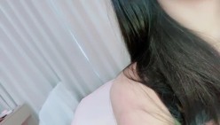 顶级绿播女神太美了颜值秒杀明星性感诱惑到爆，完美的身材又大又软的绝世美乳和名器美穴一线天 截图2