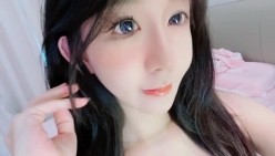 顶级绿播女神太美了颜值秒杀明星性感诱惑到爆，完美的身材又大又软的绝世美乳和名器美穴一线天 截图10