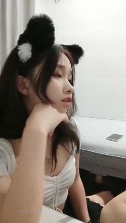 极品高颜冷艳御姐，反差小妈感女主播「金刚护撸娃」「小奶猫」激情淫语撩骚，和姐妹下海大秀，互舔互口假鸡巴互插 截图5