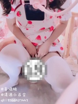 清纯反差双马尾LO萌妹『妄摄娘』福利私拍 在外是同学老师眼中的乖乖女，在私下是哥哥的鸡巴套子！ 截图10
