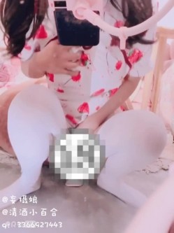 清纯反差双马尾LO萌妹『妄摄娘』福利私拍 在外是同学老师眼中的乖乖女，在私下是哥哥的鸡巴套子！ 截图15