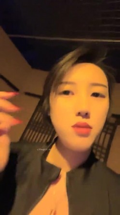 178胸膜！~【傲胸新木优子】，KTV土豪淫乱，高端酒店会牛郎！夜生活真是丰富，之前还爱装逼不脱呢 截图1