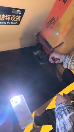 178胸膜！~【傲胸新木优子】，KTV土豪淫乱，高端酒店会牛郎！夜生活真是丰富，之前还爱装逼不脱呢 截图6
