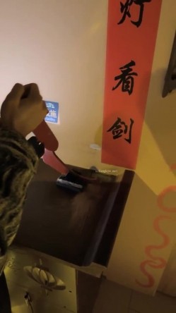 178胸膜！~【傲胸新木优子】，KTV土豪淫乱，高端酒店会牛郎！夜生活真是丰富，之前还爱装逼不脱呢 截图9